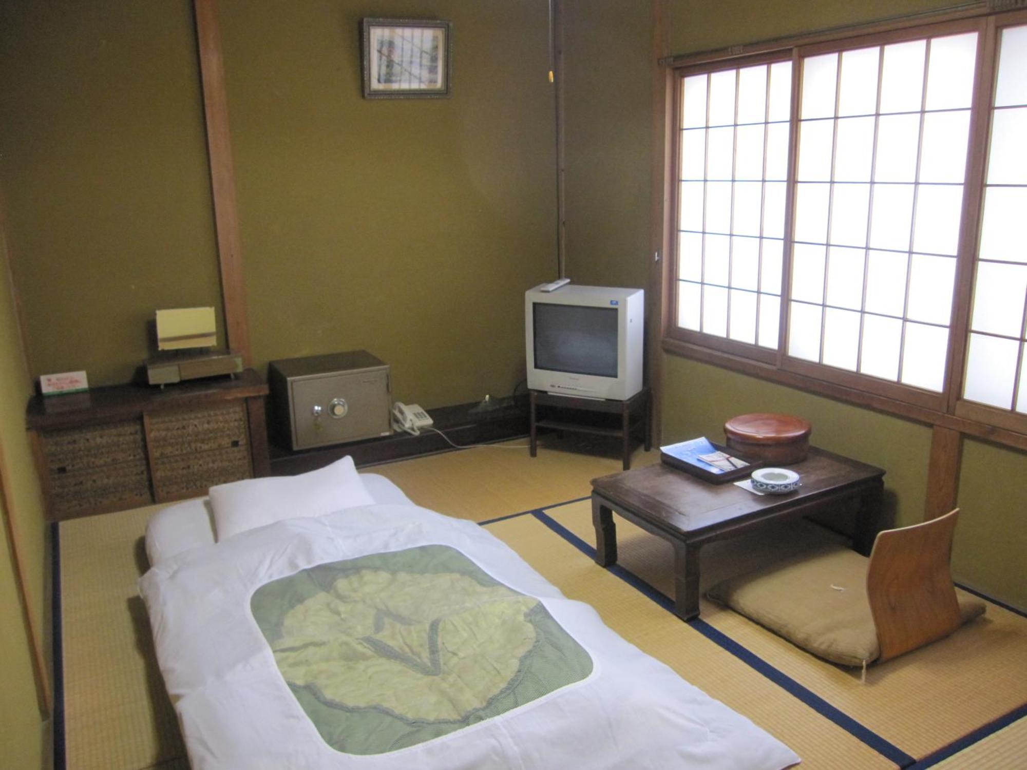 Daibutsu Ryokan Такаока Экстерьер фото